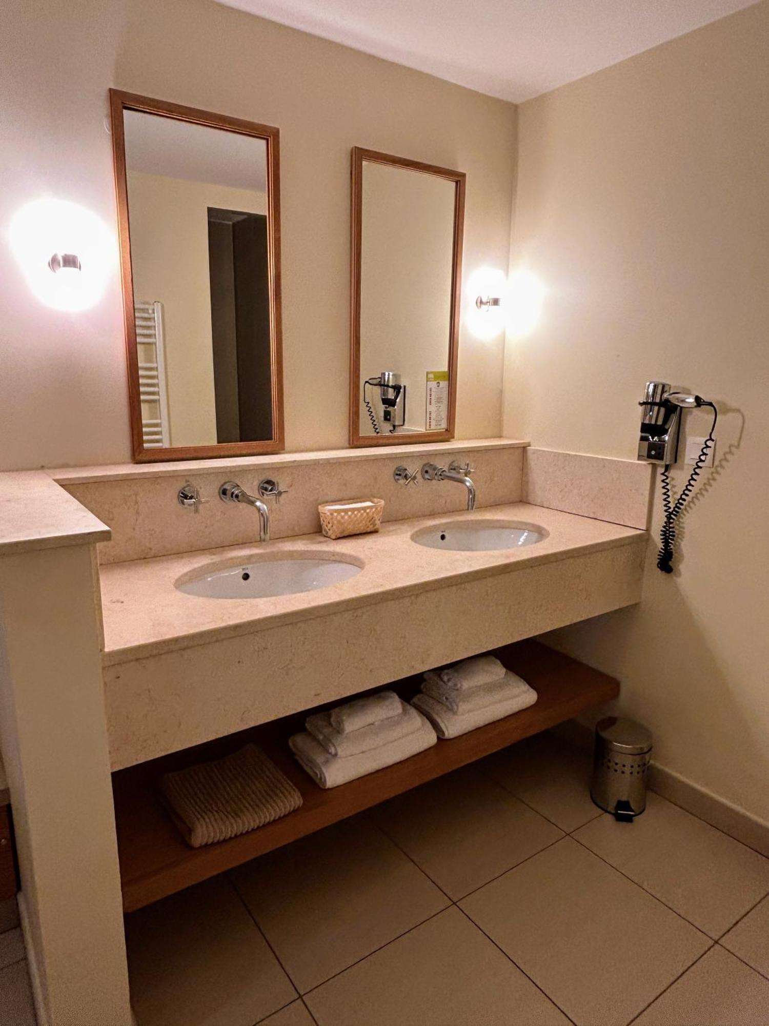 Suite Superieure Domaine Du Golf St Endreol, 1 A 2 Personnes La Motte Buitenkant foto
