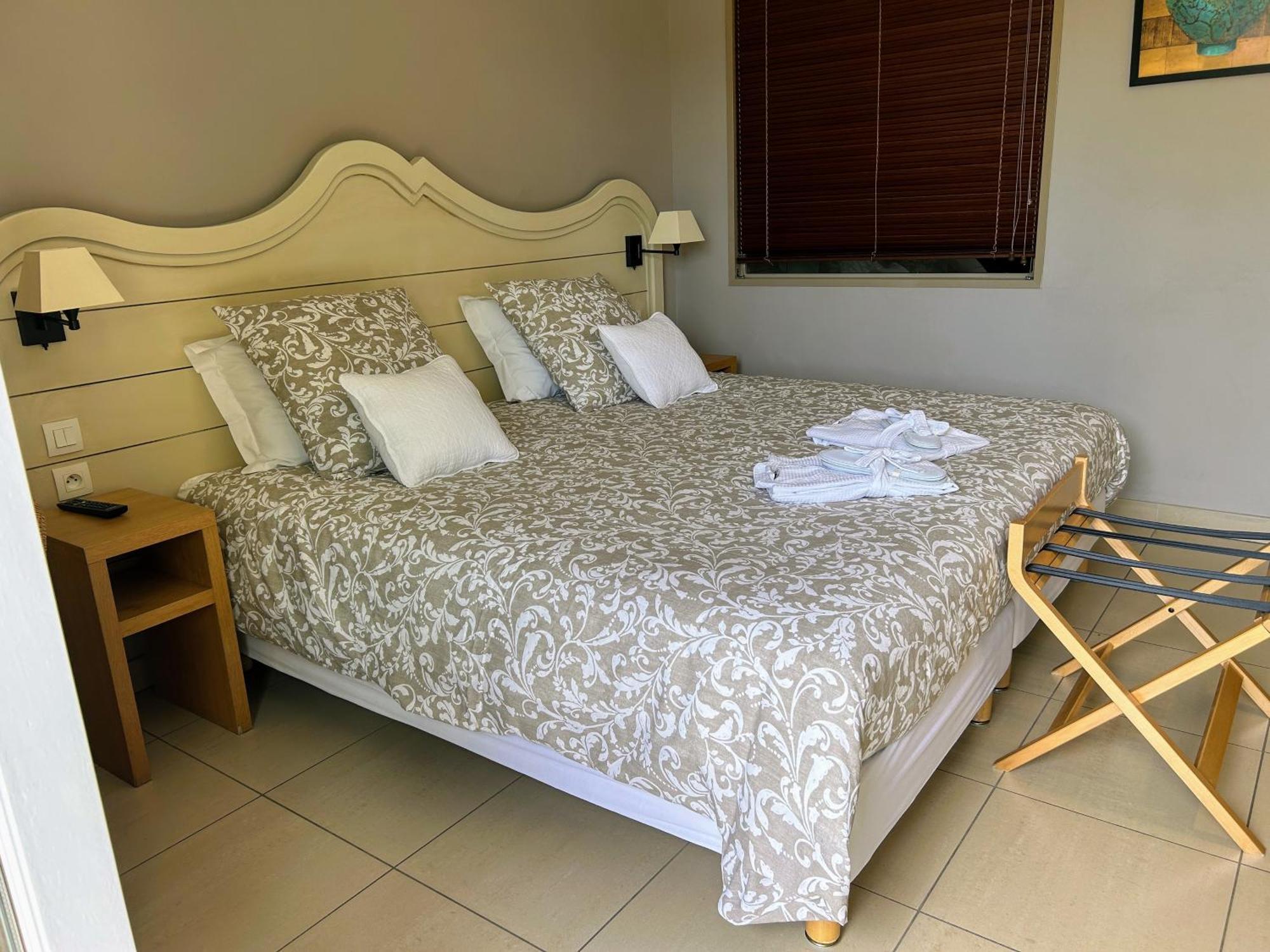 Suite Superieure Domaine Du Golf St Endreol, 1 A 2 Personnes La Motte Buitenkant foto