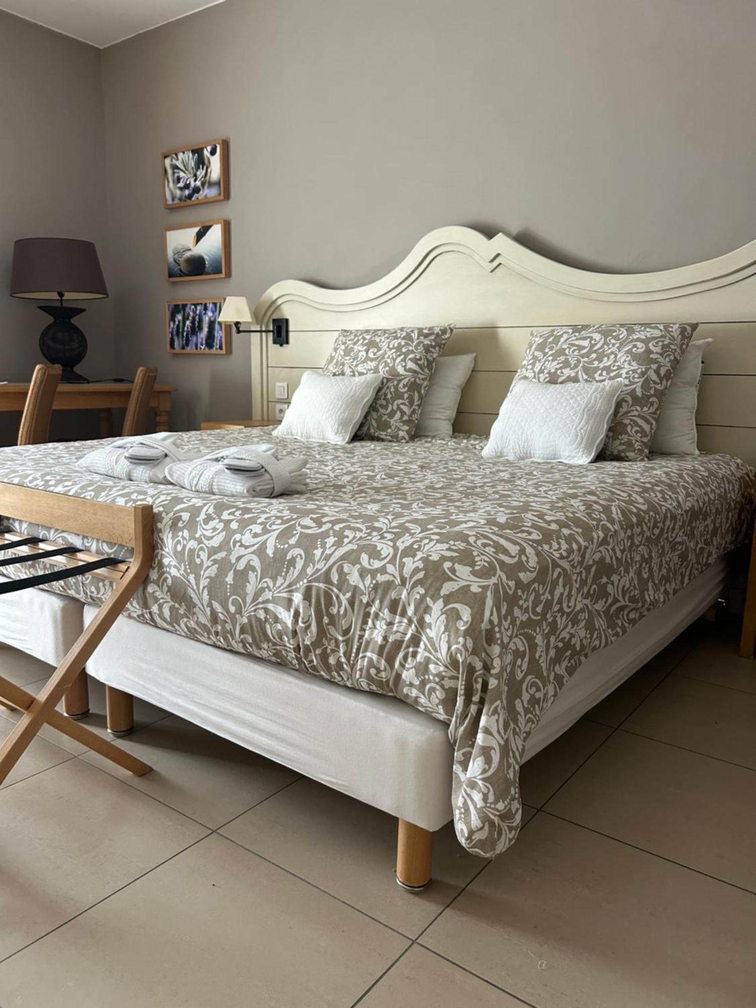 Suite Superieure Domaine Du Golf St Endreol, 1 A 2 Personnes La Motte Buitenkant foto
